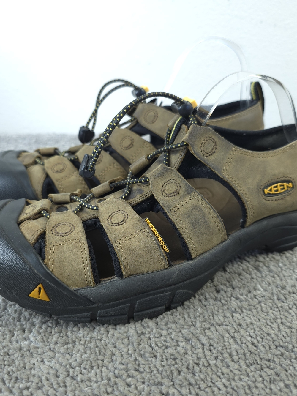 KEEN Newport Waterproof Leather Hiking Sandals Mens Size 9.5 Shoes Brown Outdoor